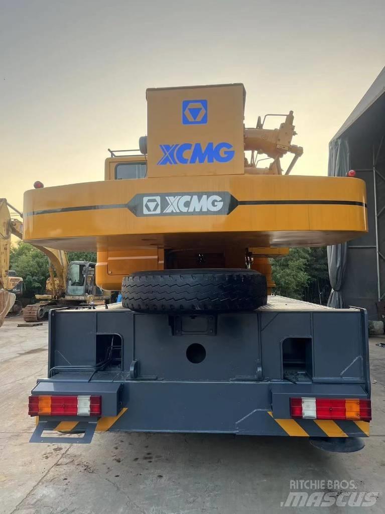 XCMG XCT 25 Univerzálne terénne žeriavy