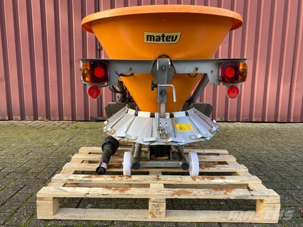 Matev SPR-H/M 125 Kompaktné prídavné zariadenie pre traktory