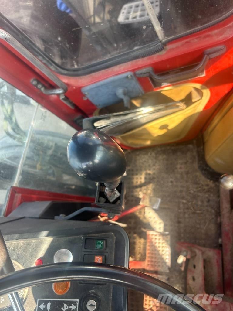 International 685 XL Traktory