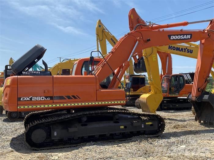 Doosan DX 260LC Pásové rýpadlá