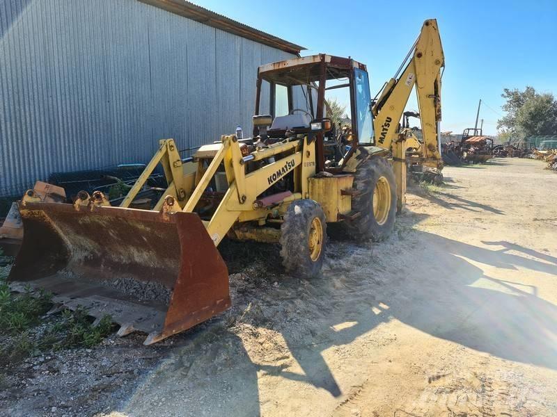 Komatsu WB97R Rýpadlo-nakladače