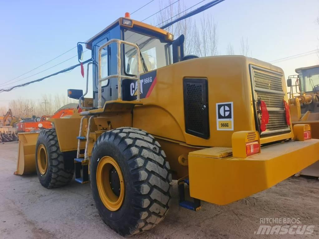 CAT 966G Kolesové nakladače