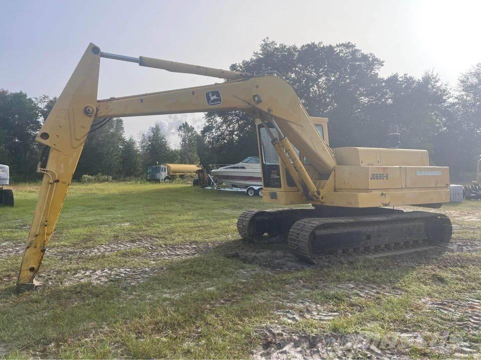 John Deere 690 B Pásové rýpadlá