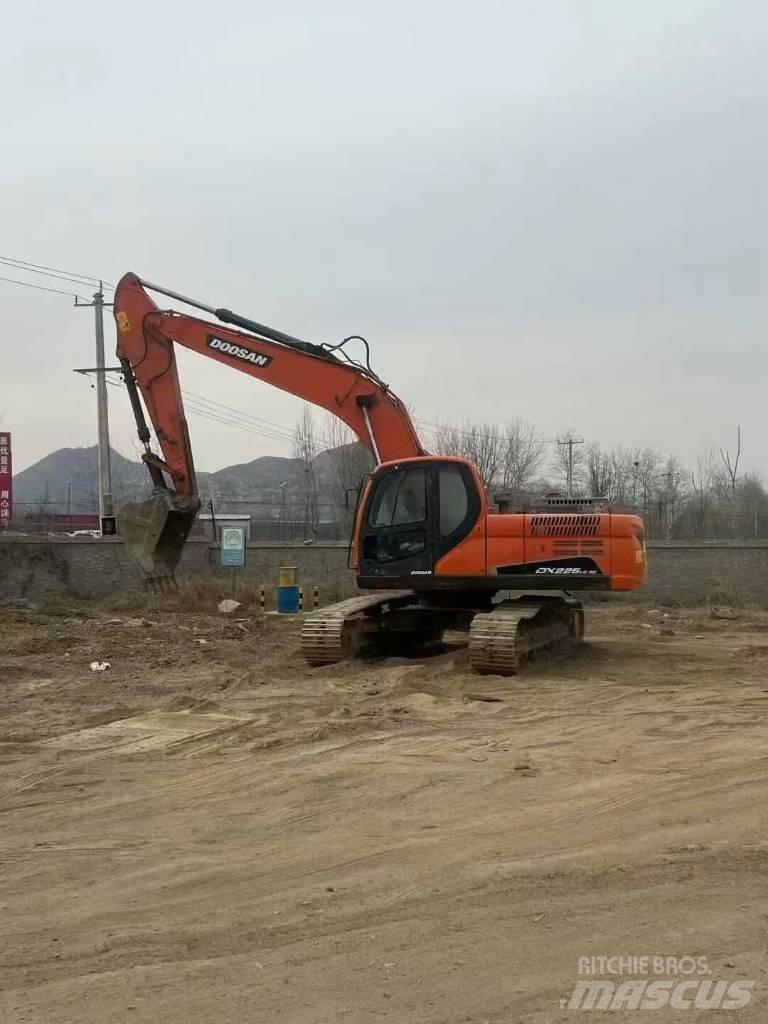 Doosan DX225LC-9C Pásové rýpadlá