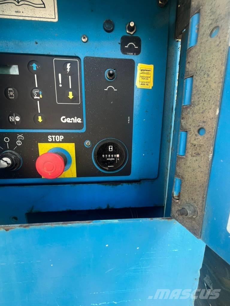 Genie GS 3384 RT Nožnicové zdvíhacie plošiny