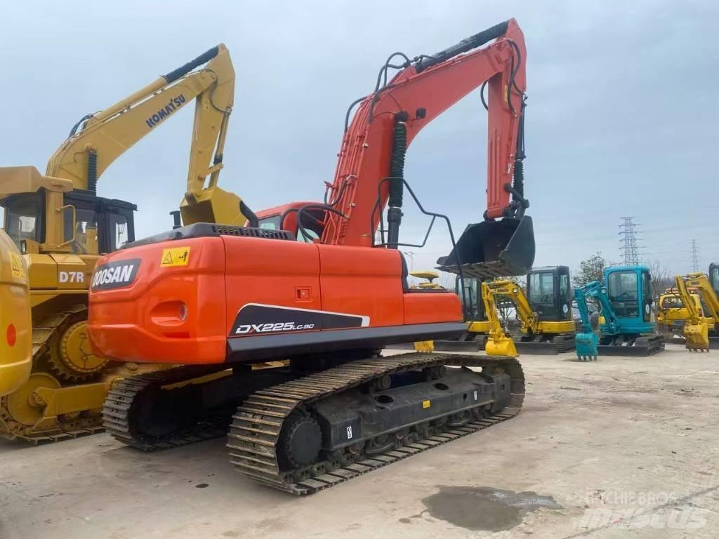 Doosan DX 225 LC Pásové rýpadlá
