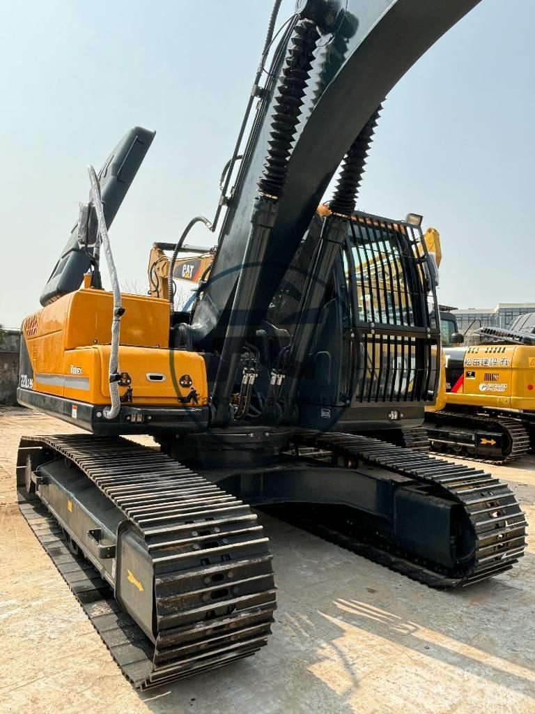 Hyundai 220LC Midi rýpadlá 7 t - 12 t