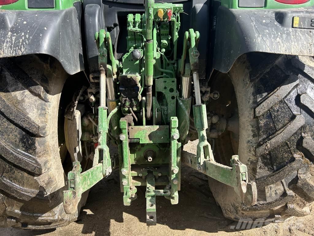 John Deere 6R 120 Traktory