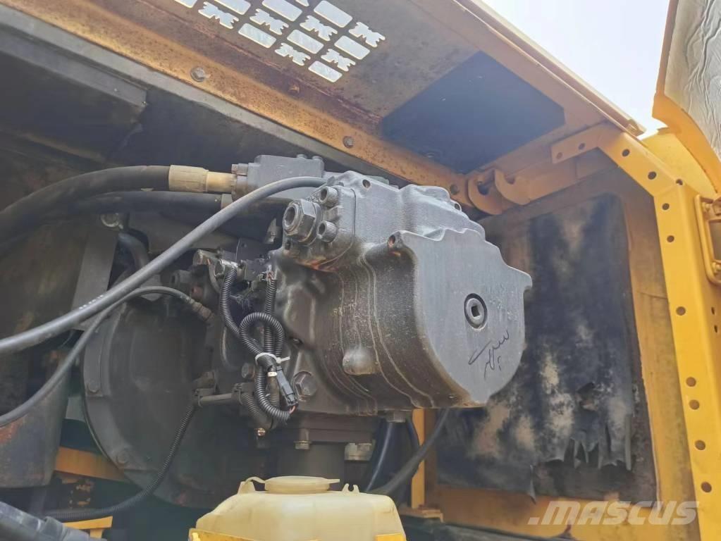 Komatsu PC 400-8 Pásové rýpadlá