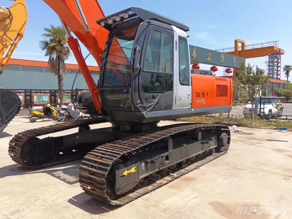 Hitachi ZX 240 Pásové rýpadlá
