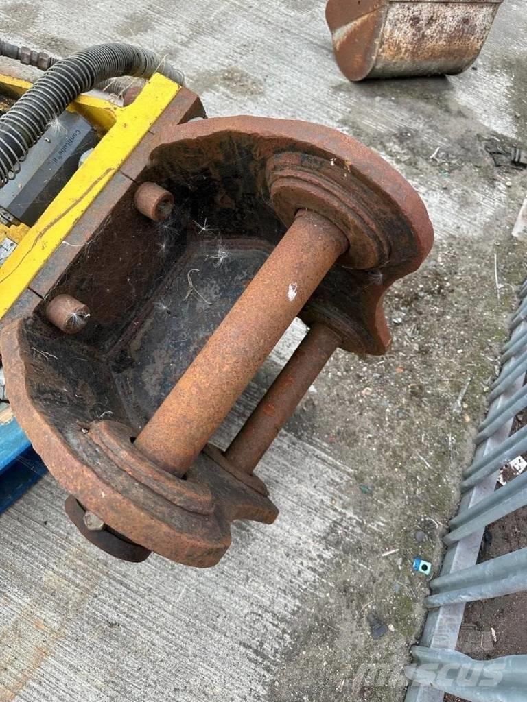 Atlas Copco MB 1200 Búracie kladivá / Zbíjačky