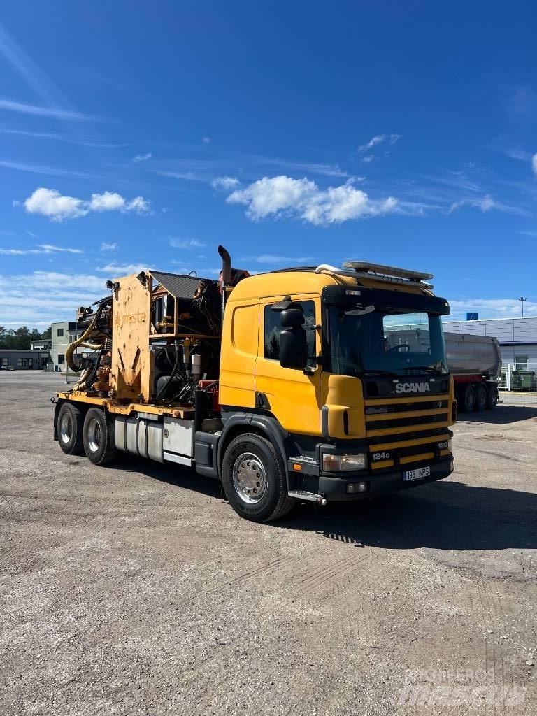 Scania 124 G 420 Pilierovej žeriav