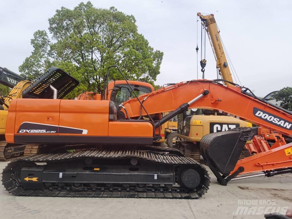 Doosan DX 225 LC Pásové rýpadlá