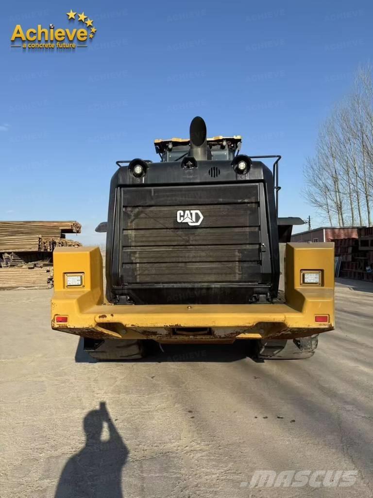CAT 982 Kolesové nakladače