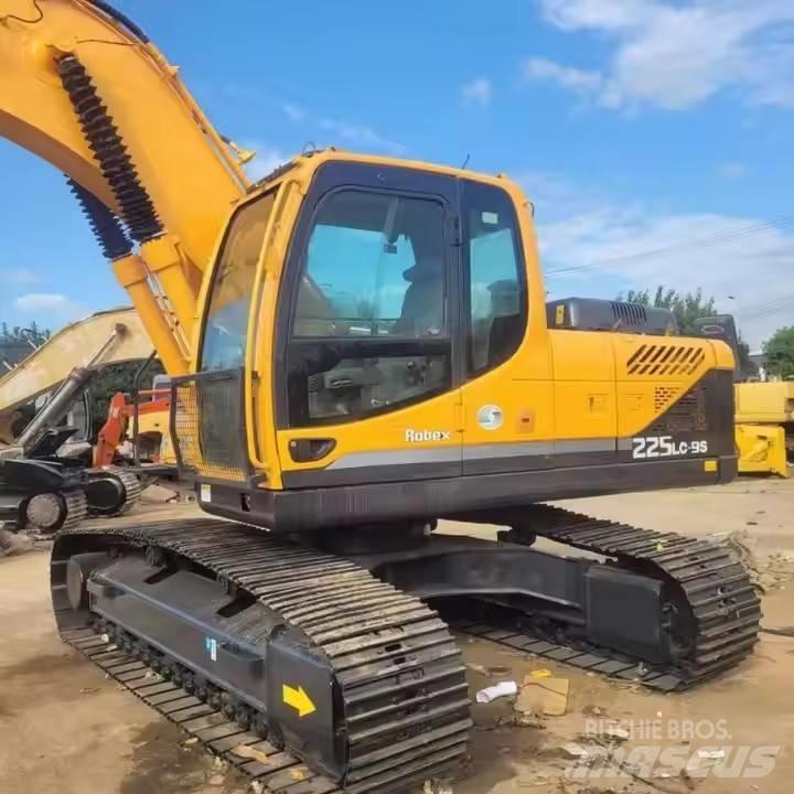 Hyundai 225 Pásové rýpadlá