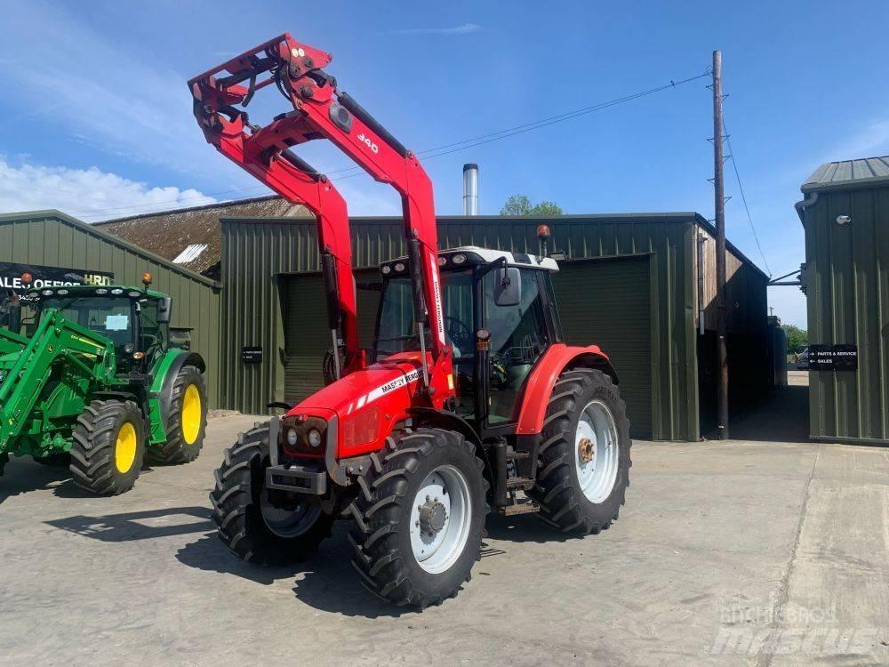 Massey Ferguson 5455 Traktory