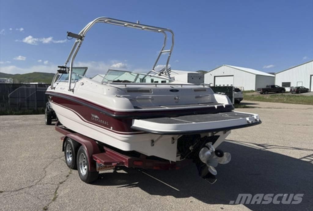  Chaparral 2330 SS Pracovné lode, bárky a pontóny