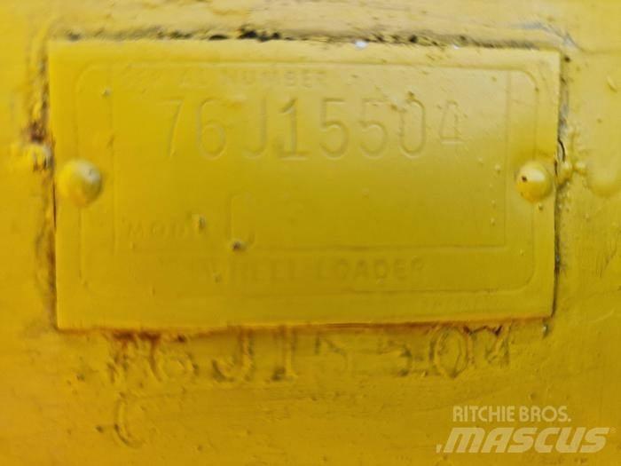 CAT 966C Kolesové nakladače