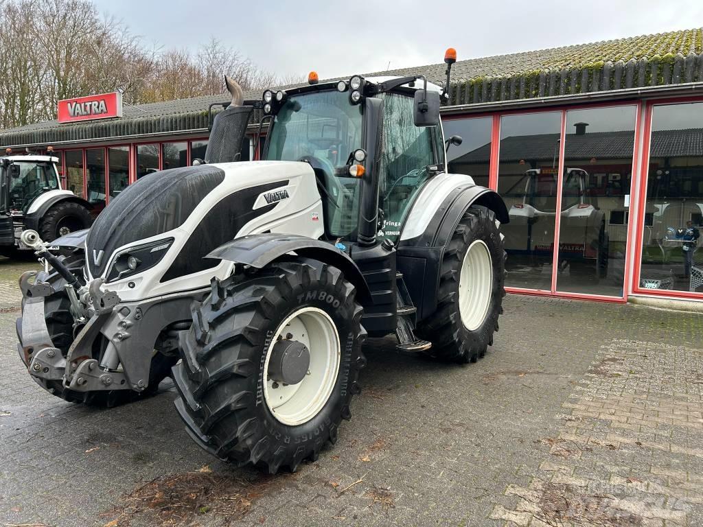 Valtra T154 Active Traktory