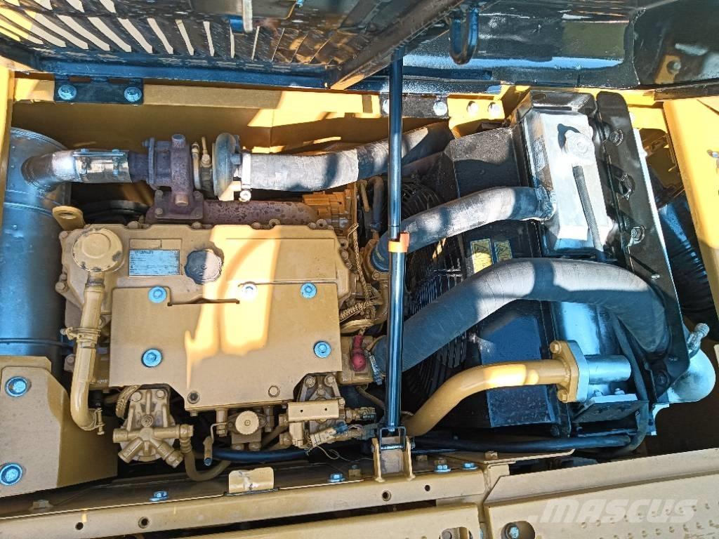 CAT 313 Pásové rýpadlá