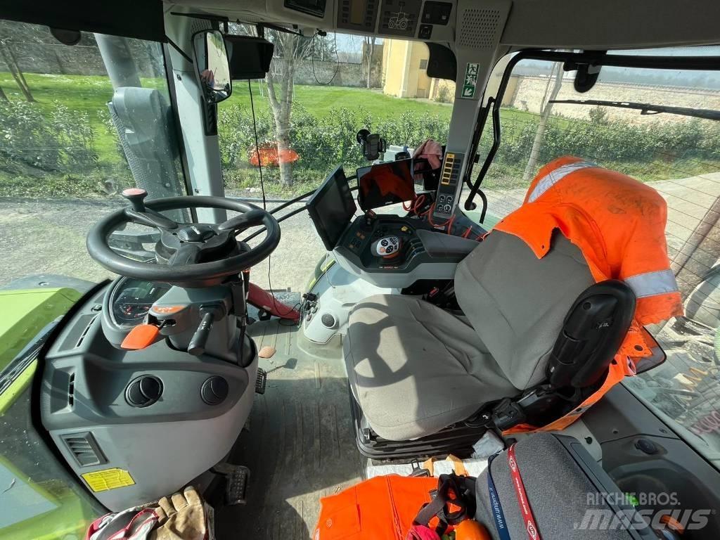 CLAAS Axion 830 Traktory
