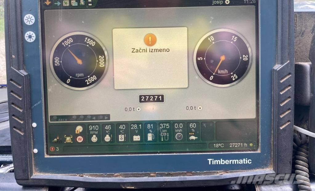 John Deere 1110 E Lesné traktory