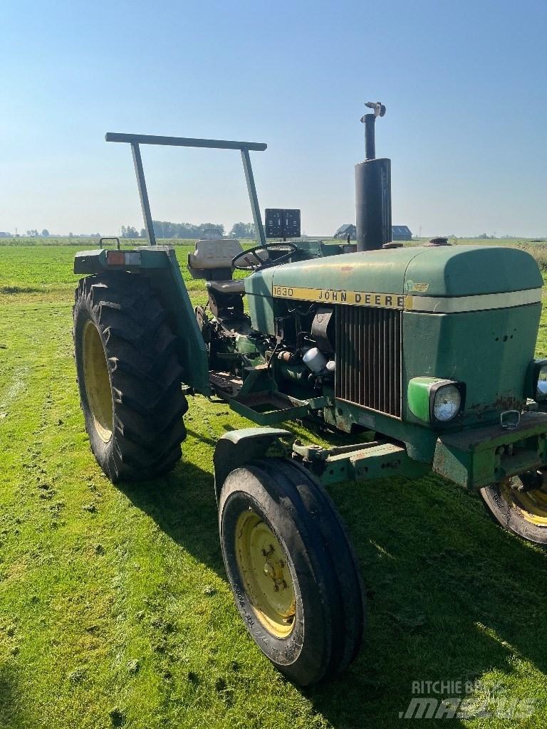 John Deere 1630 Traktory