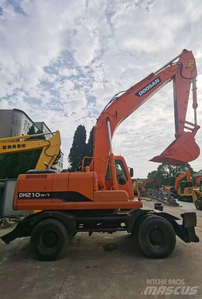 Doosan DH 210 W-7 Kolesové rýpadlá
