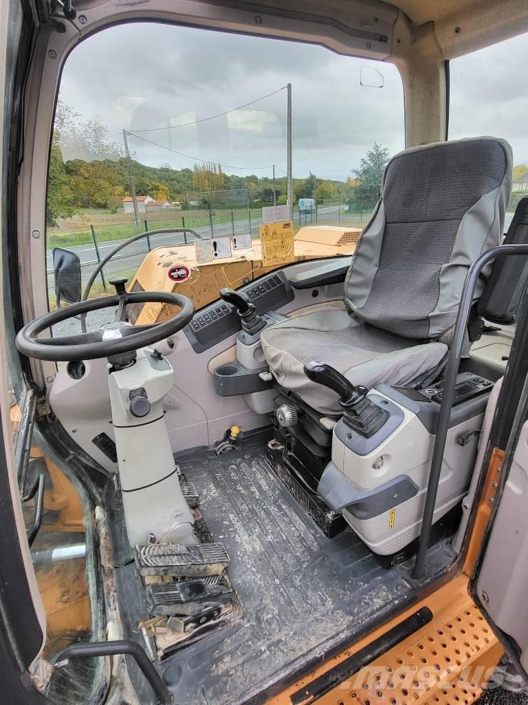 CASE WX 125 Kolesové rýpadlá