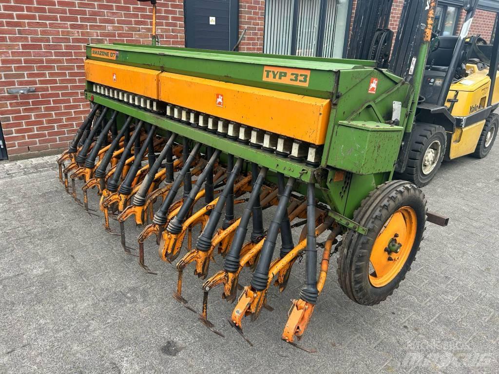 Amazone D7 Type 33 Mechanické sejačky