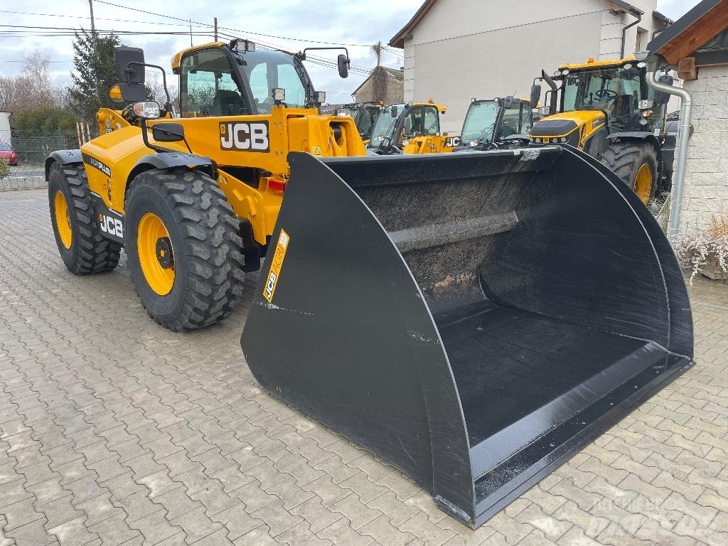 JCB 560-80 AGRI PLUS Teleskopické manipulátory