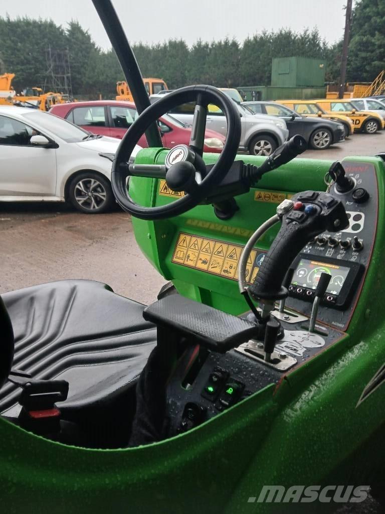 Avant 760i Viacúčelové nakladače