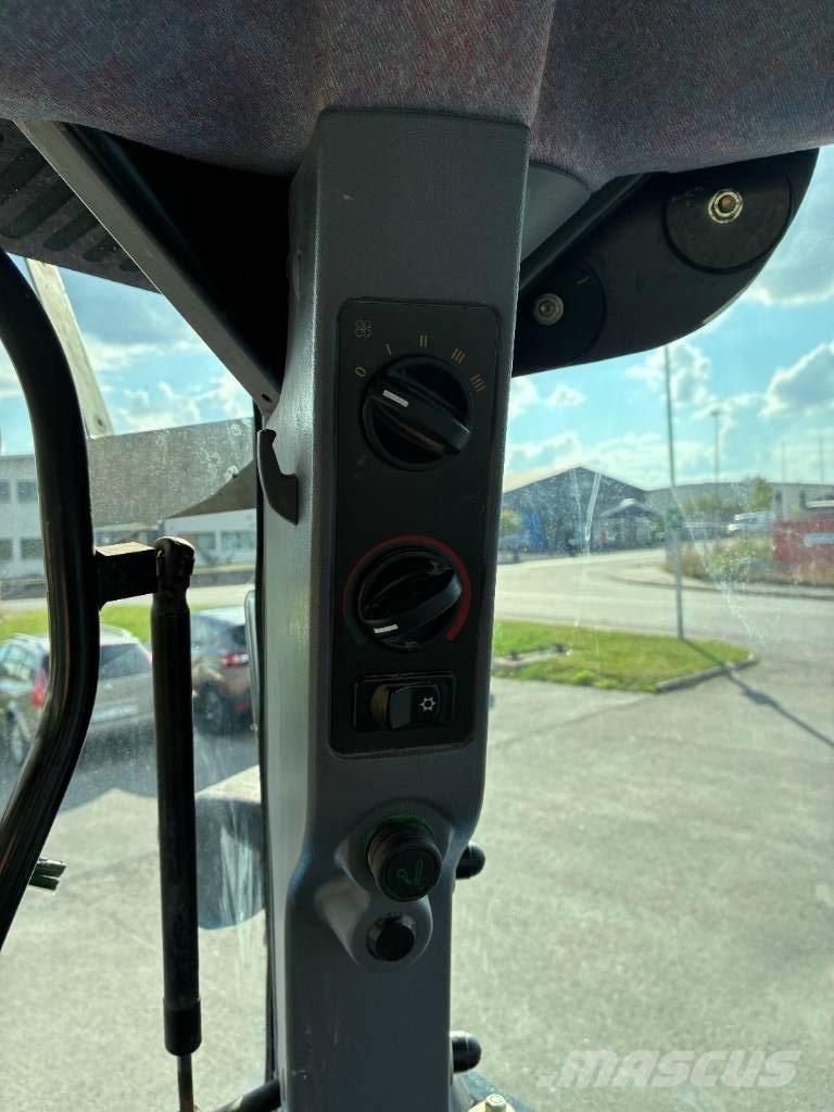 New Holland TS 130 A Traktory