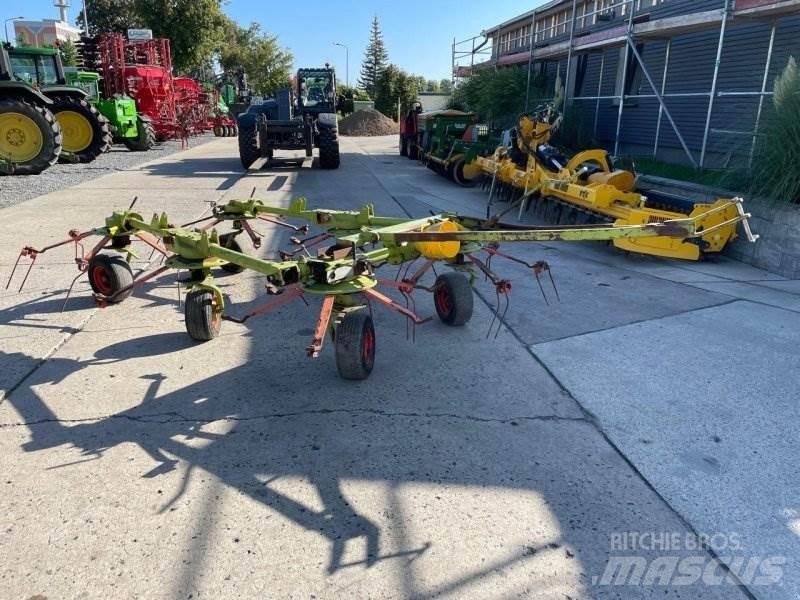 CLAAS 740 S Obracače a zhrabovače sena