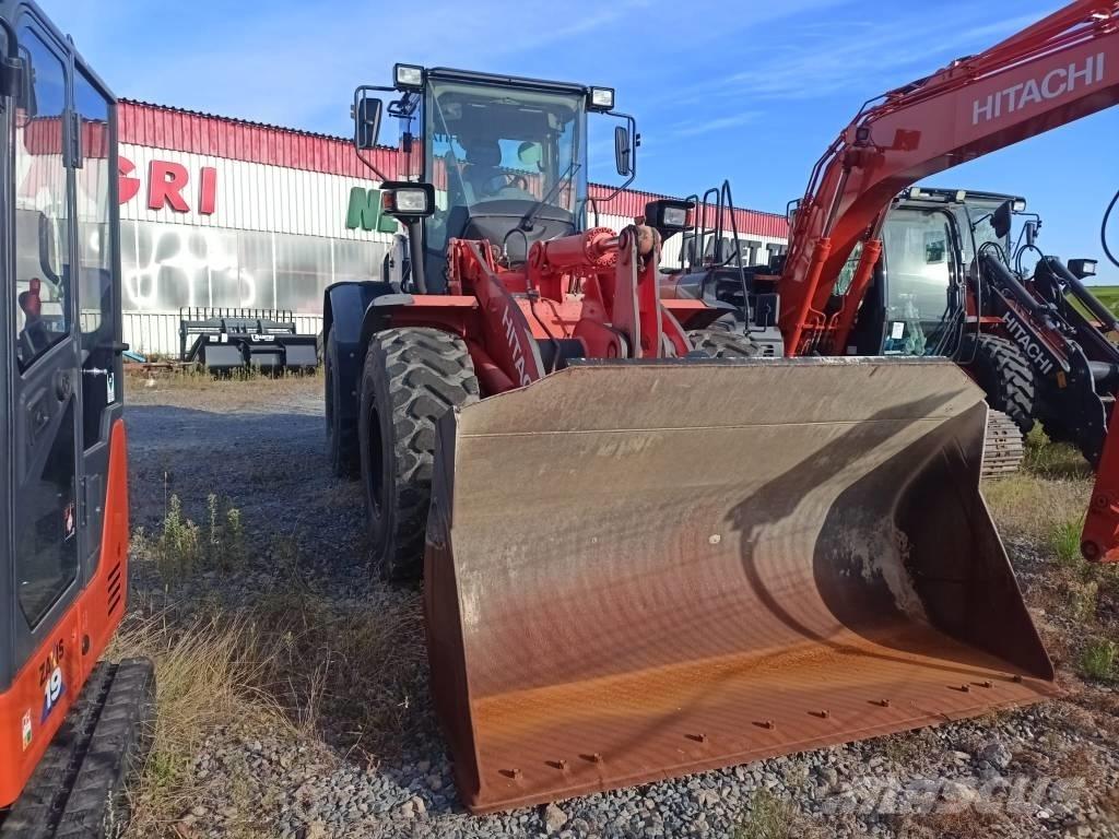 Hitachi ZW150 Kolesové nakladače