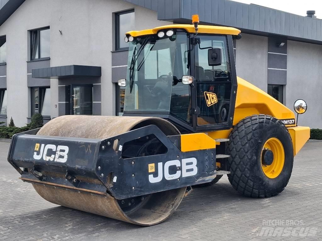 JCB VM 137 Ťahačové valce