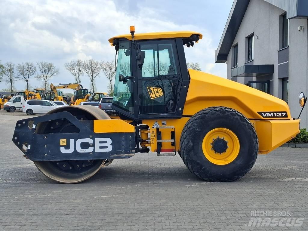 JCB VM 137 Ťahačové valce