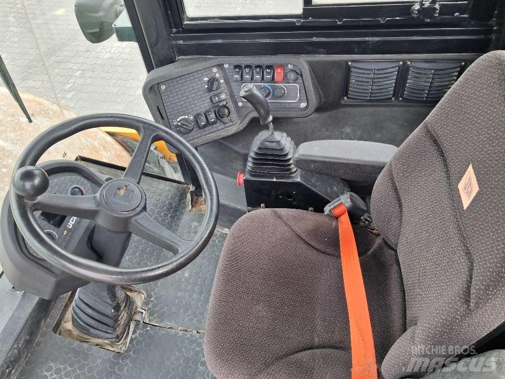 JCB VM 137 Ťahačové valce