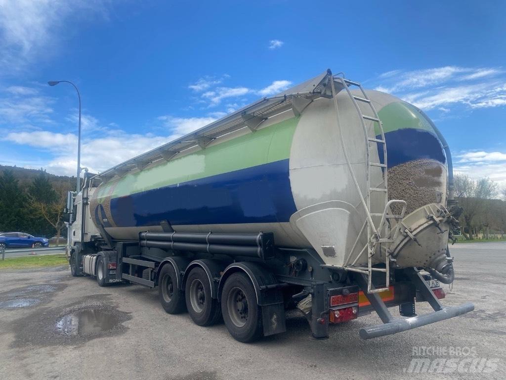 Spitzer SK2460CAL Cisternové návesy