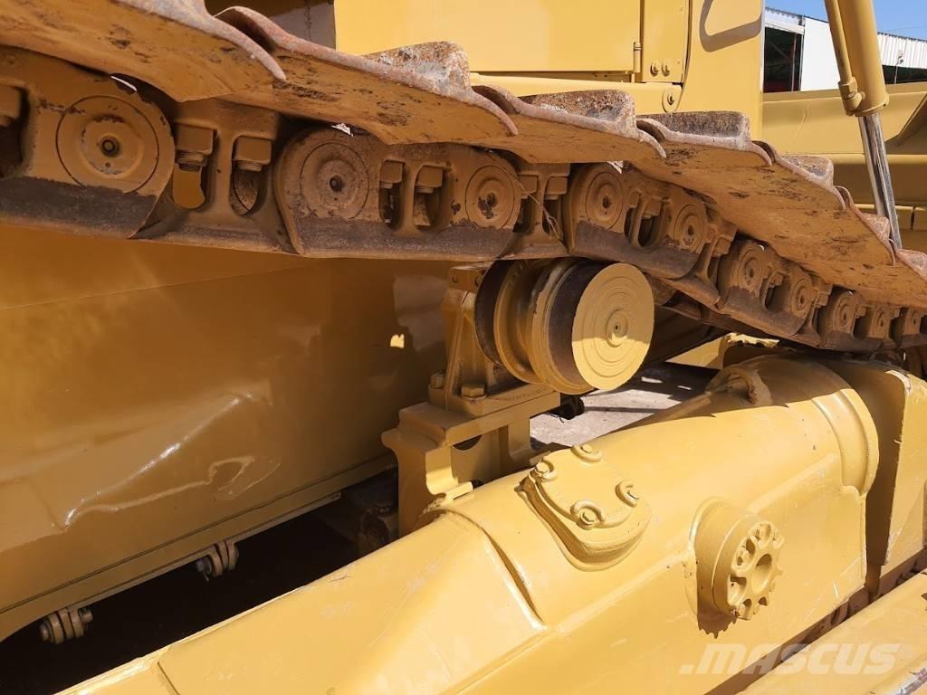 CAT D 6 R XL III Pásové dozéry