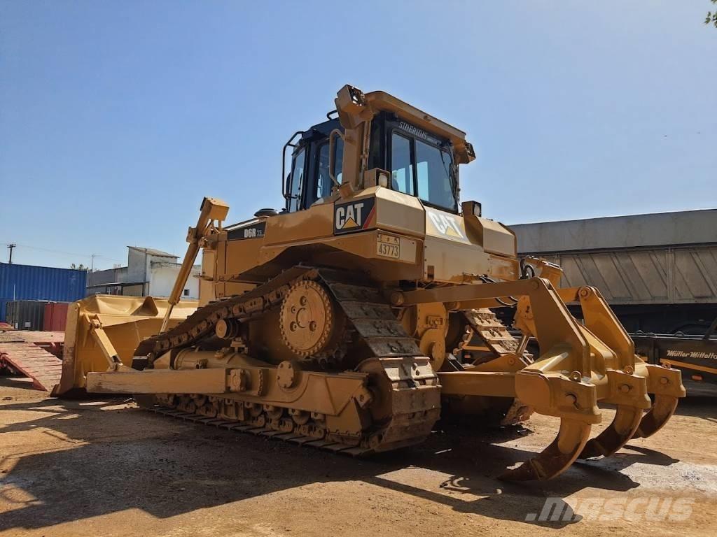 CAT D 6 R XL III Pásové dozéry