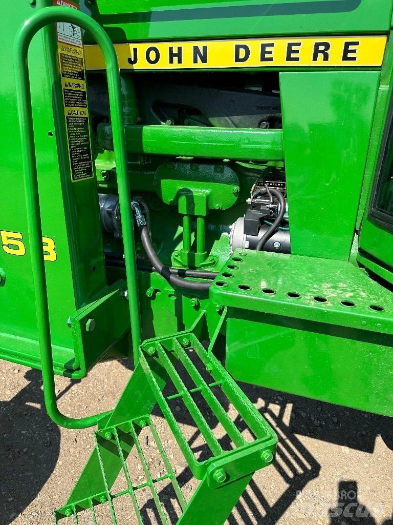John Deere 4230 Traktory