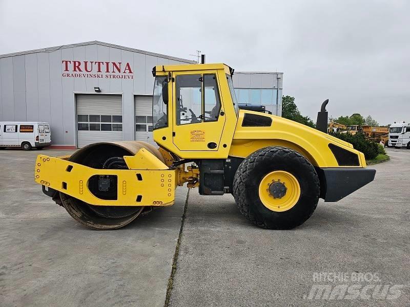 Bomag BW 213 D H-4 Ťahačové valce