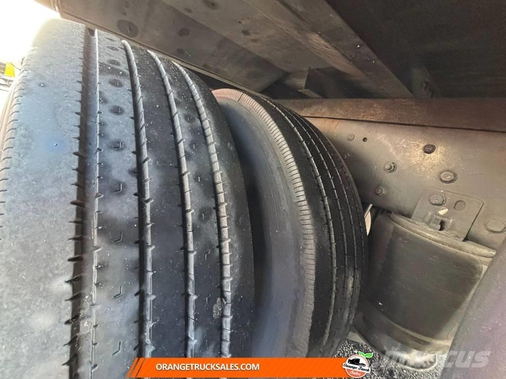 International MV607 Skriňová nadstavba