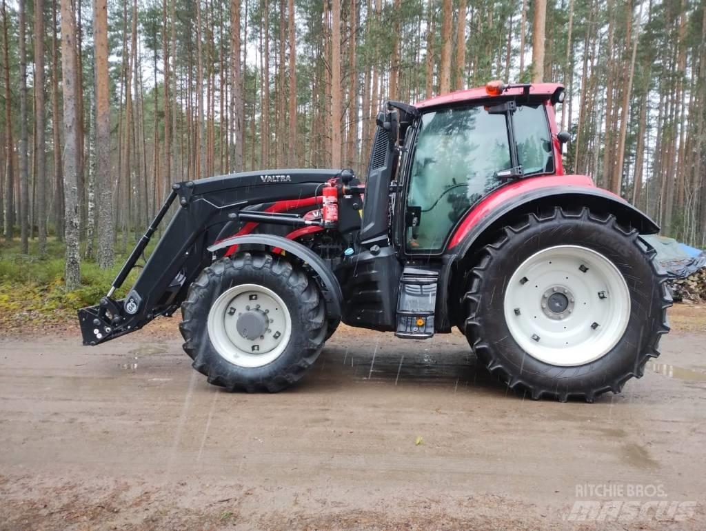 Valtra T234 Active Traktory