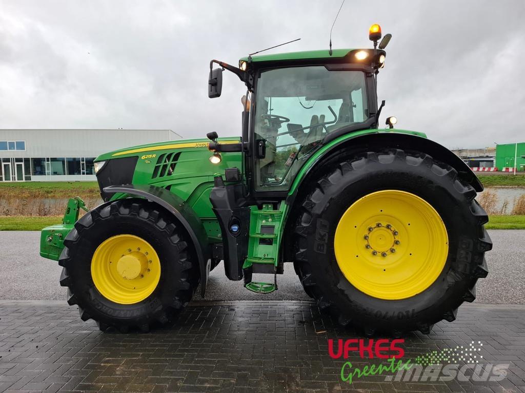 John Deere 6215 R Traktory