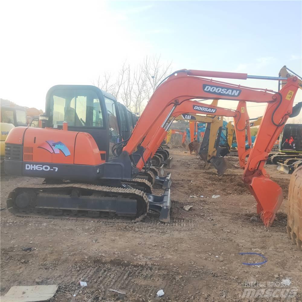 Doosan DH60-7 Pásové rýpadlá