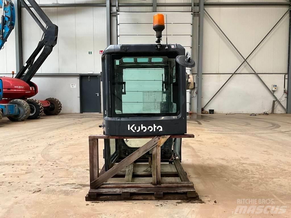 Kubota U 48-4 / U 55-4 Kabíny a interiér