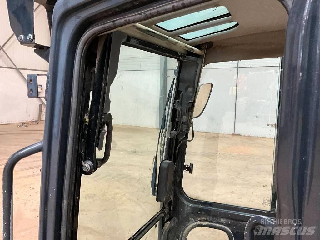 Kubota U 48-4 / U 55-4 Kabíny a interiér