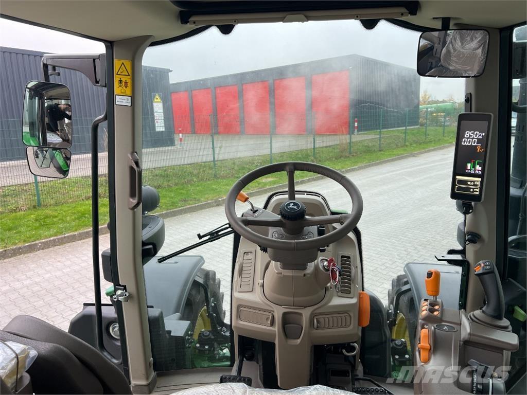 John Deere 6120M Traktory